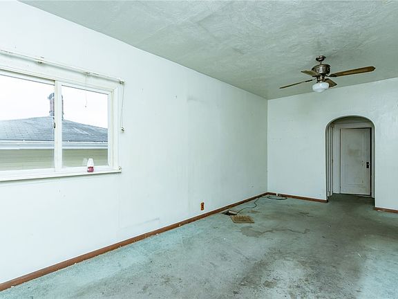 5th image of 1183 Hill St