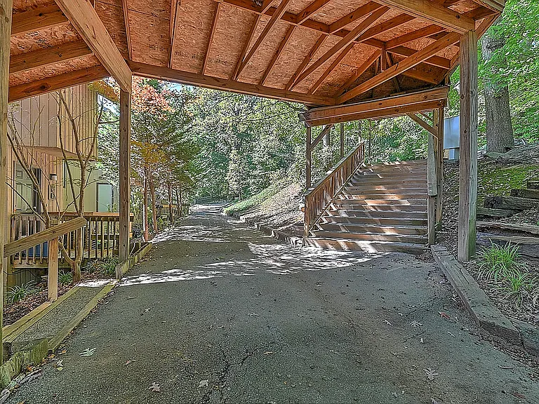 109 Beechnut St #7 — Photo 5