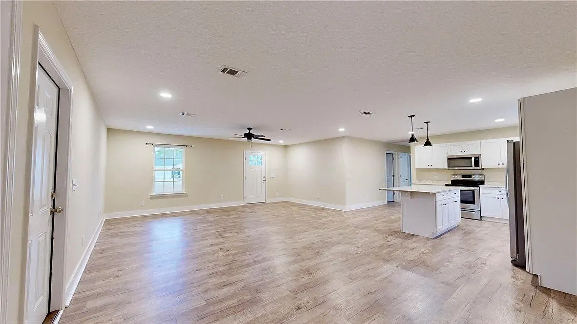 3 bed, 1762 sqft, $1,600 — Photo 4