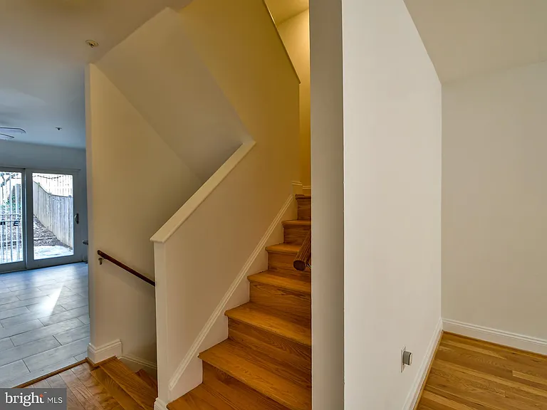 1319 Belmont St NW — Photo 23