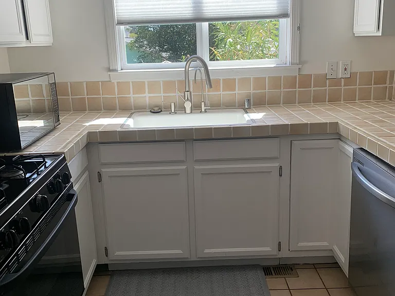 120 Villa Ave #B — Photo 7