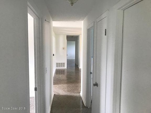 5th image of 760 Jana Dr