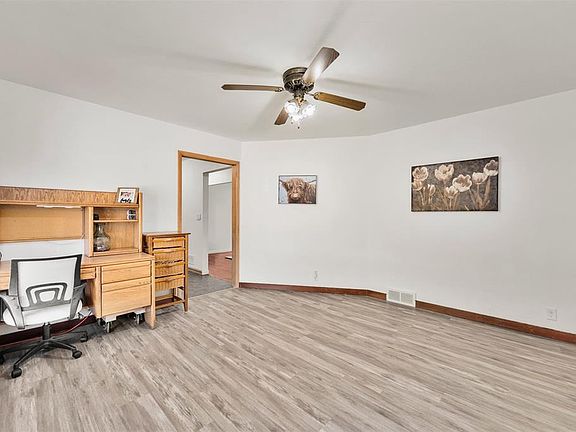 4th image of 1703 Lloyd Avenue