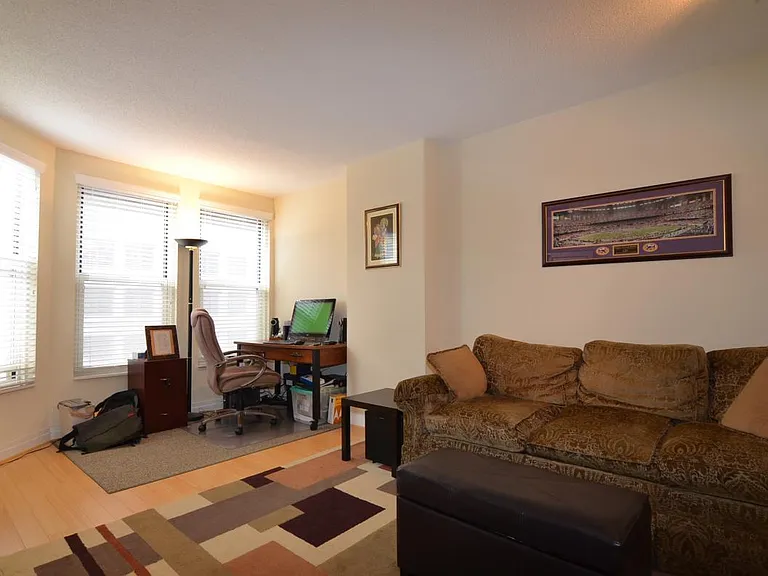 915 E St NW #912 — Photo 2