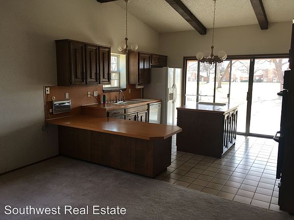 5th image of 301 Diamondhead Dr