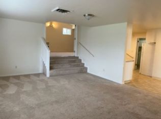 299 B St APT A, Creswell, OR 97426