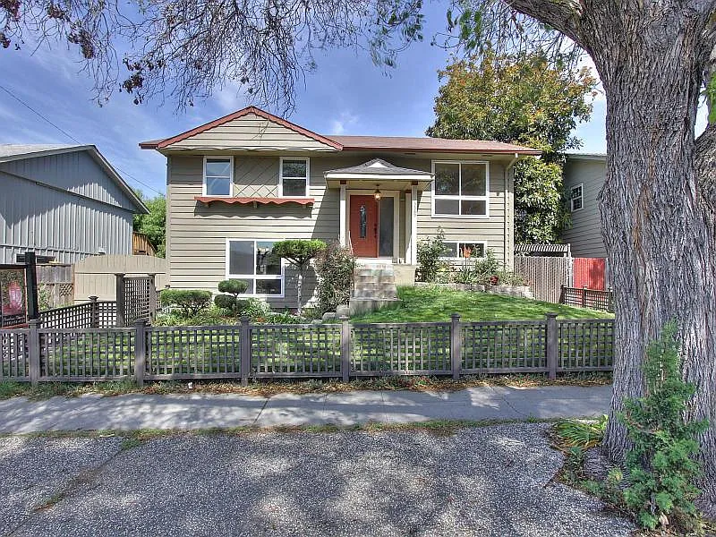 3389 Aramis Dr photo 1