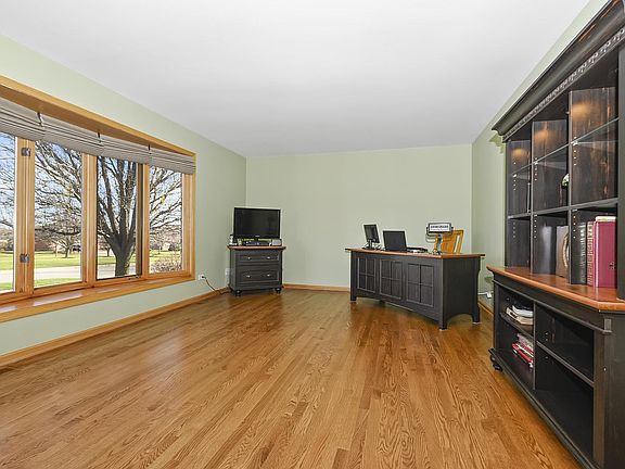 4th image of 22434 Autumn Dr