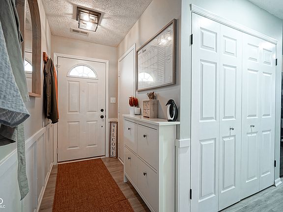 4th image of 7807 Beanblossom Cir