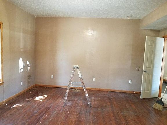 2nd image of 105 W High St #B