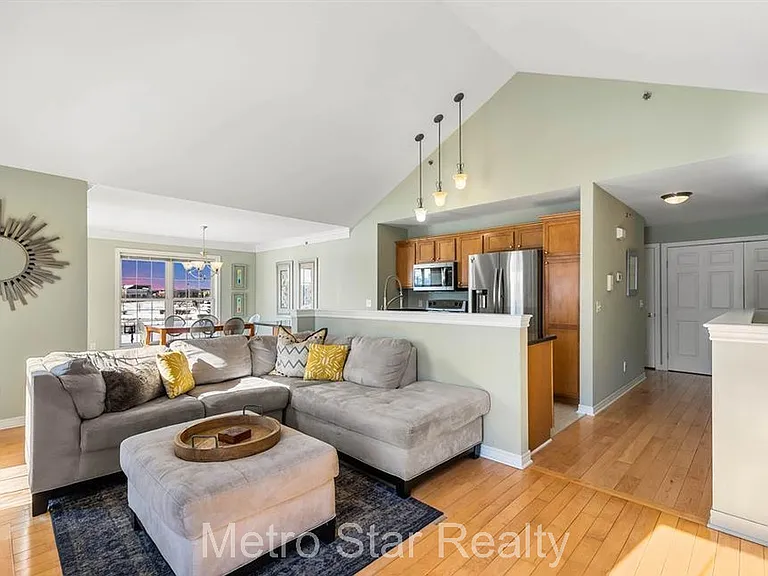 120 N Village Way — Photo 4