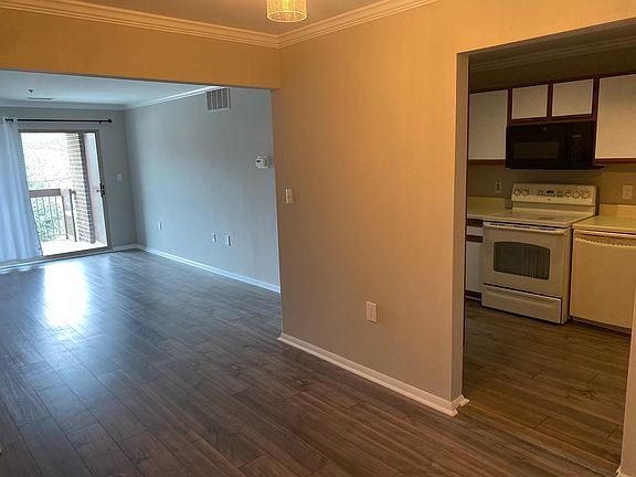 3rd image of 18403 Guildberry Dr APT 301
