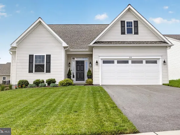 228 Flintwood Dr, Oxford, PA 19363