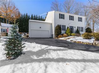 15 Wickham Ct, Cranston, RI 02921