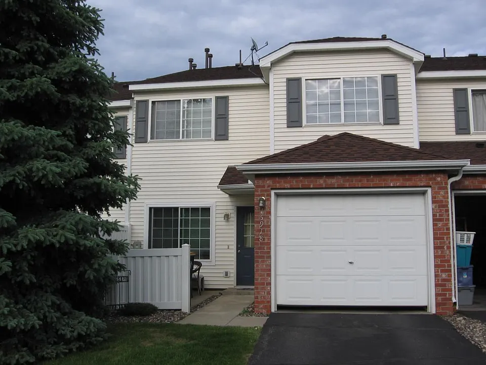 15918 Fjord Ave