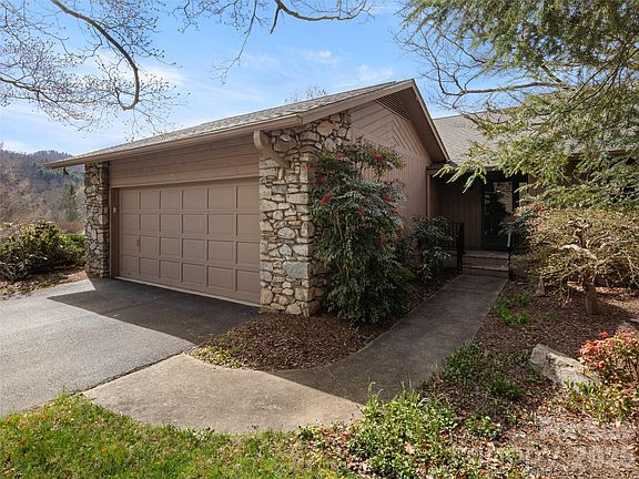 2nd image of 15 Ridge Ter