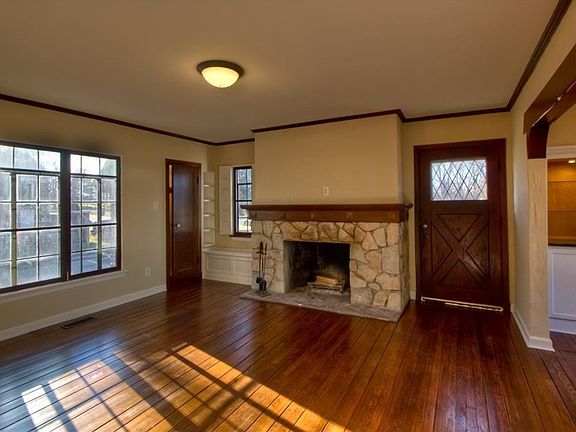 2nd image of 4133 E Pleasant Run Parkway South Dr