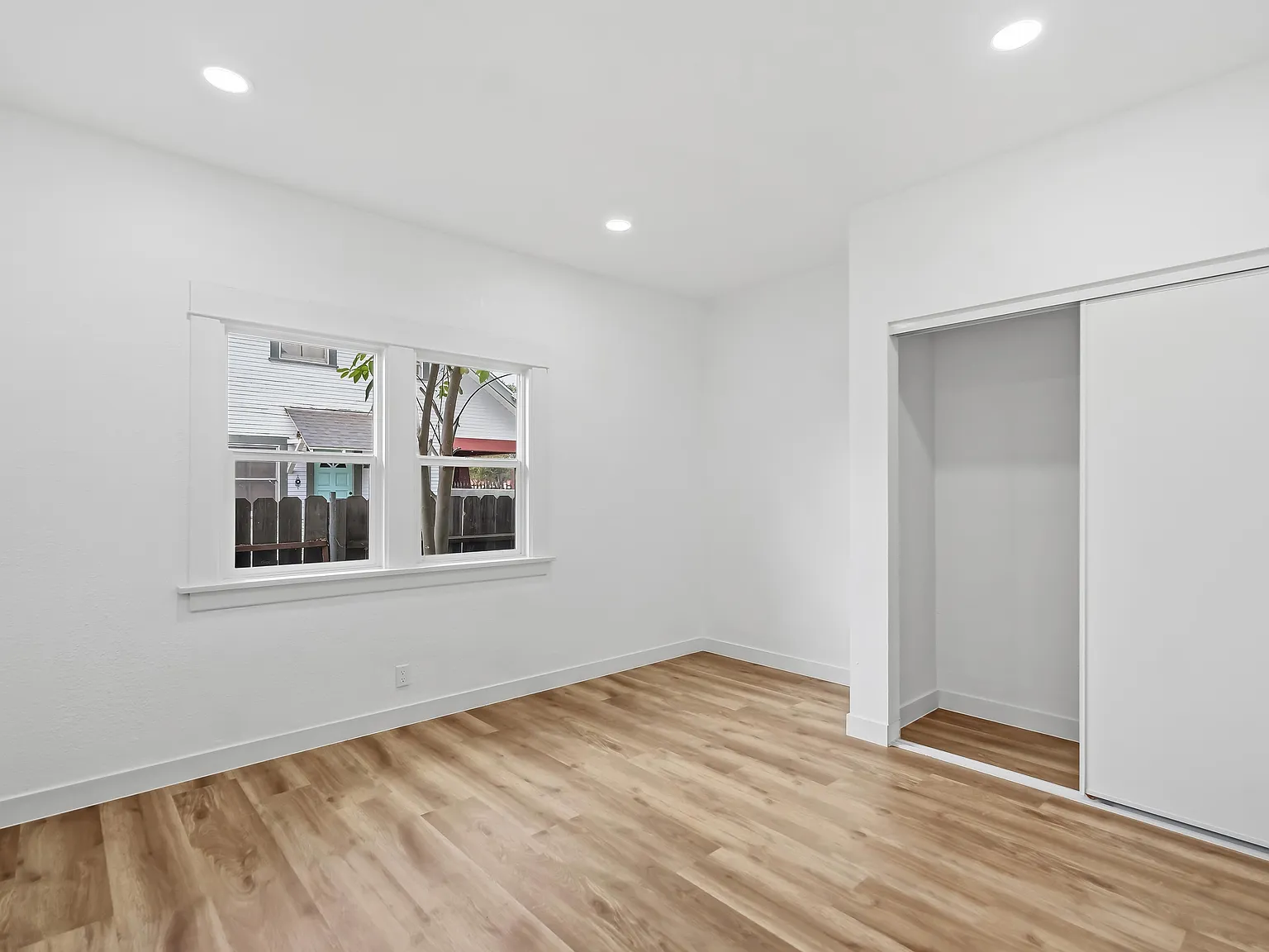 4 bed, 2098 sqft, $4,000 — Photo 4