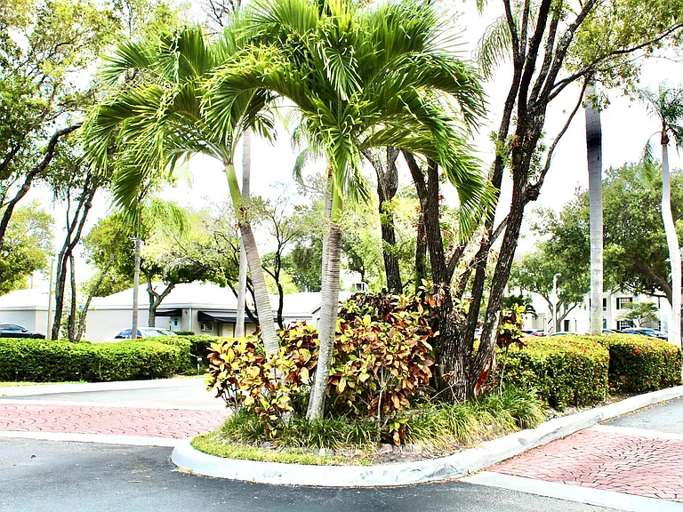 2820 Oakland Forest Dr #106 — Photo 21