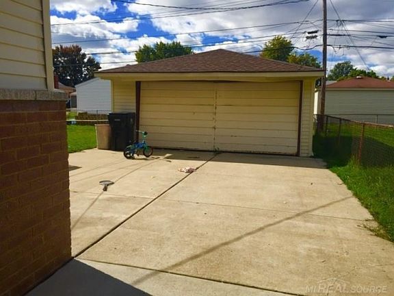 4th image of 30629 Hennigan St