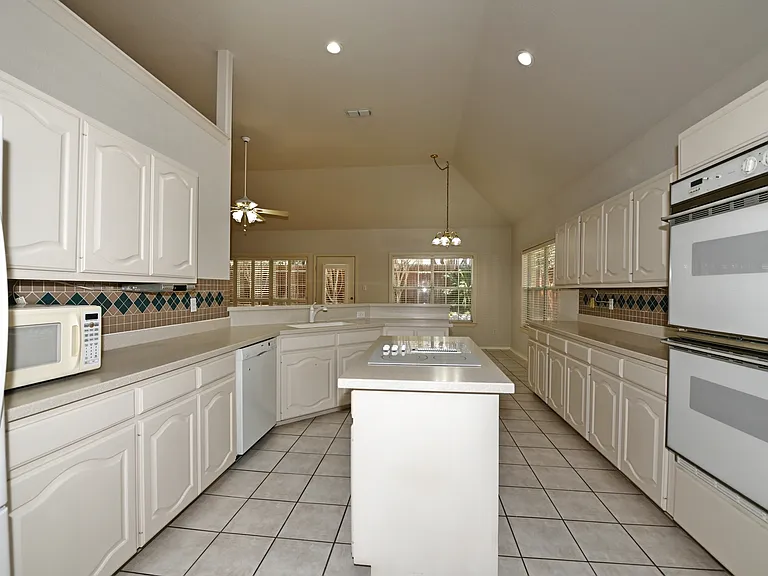 1615 Hawks Tree Ln — Photo 27