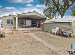 4801 N Spawn Cir, Chester, SD 57016