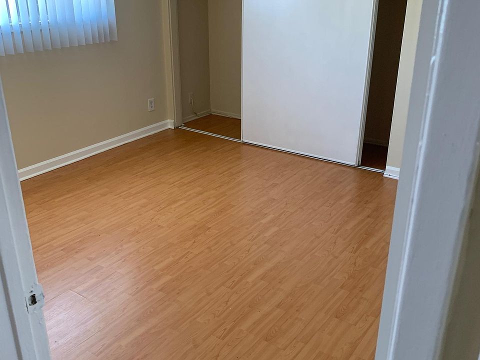 2nd image of 6633 Woodley Ave #23