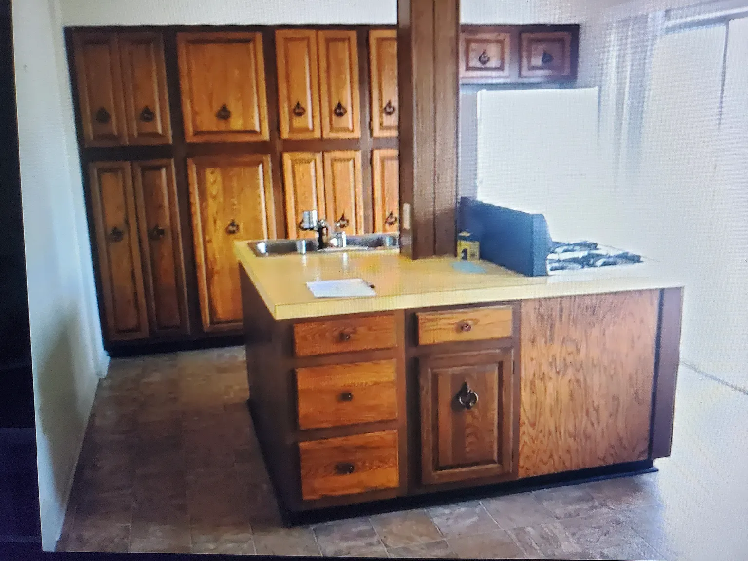 2 bed, 1.5 bath, 1050 sqft, $1,000 — Photo 2