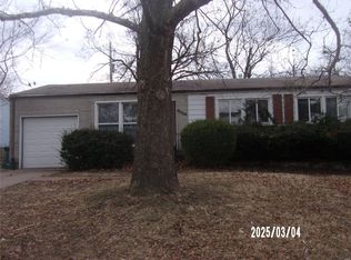 9800 Gloucester Dr, Saint Louis, MO 63137