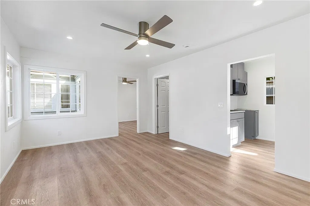 1 bed, 450 sqft, $2,850 — Photo 2