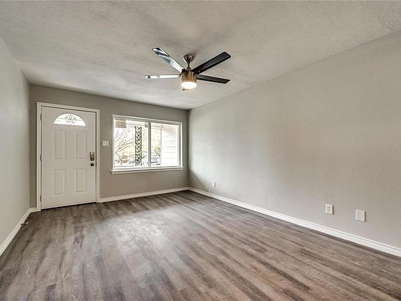 4th image of 10446 Sandra Lynn Dr
