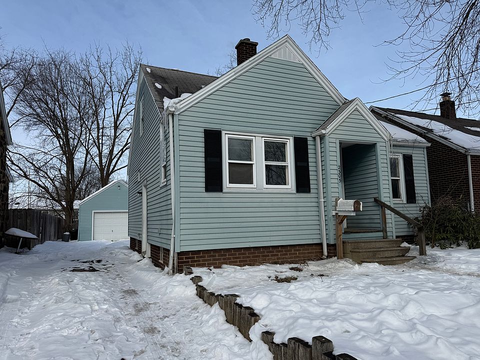 1st image of 2305 24th St NE