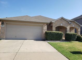 2136 Fort Bend Dr, Grand Prairie, TX 75052