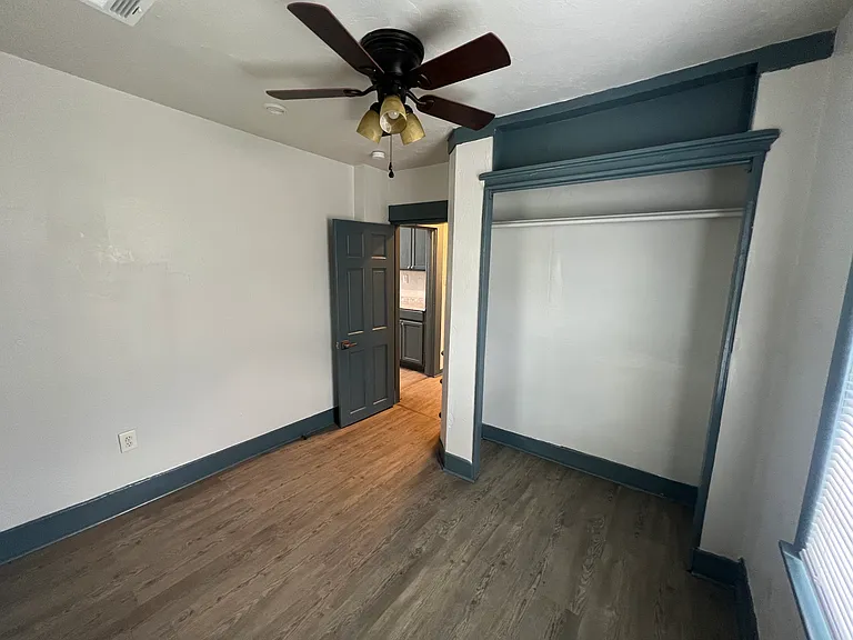 210 E Johnson St — Photo 19