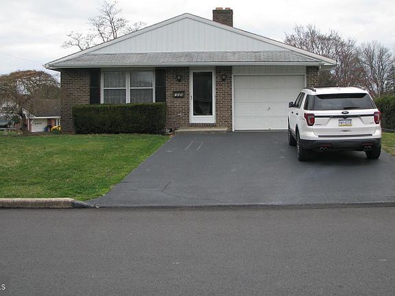3rd image of 729 Suzanne Dr