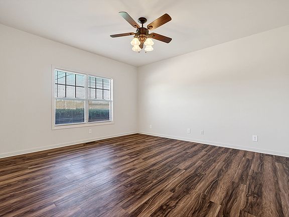 3rd image of 279 Dale Ln APT B