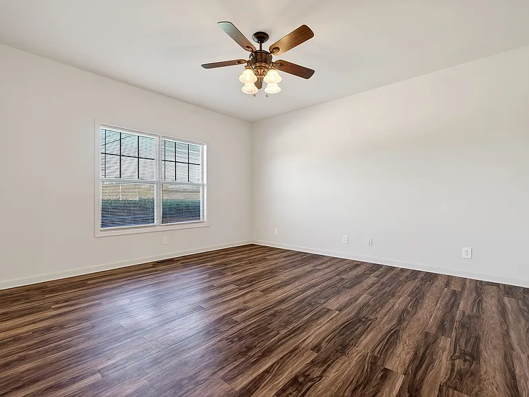 279 Dale Ln #B — Photo 3