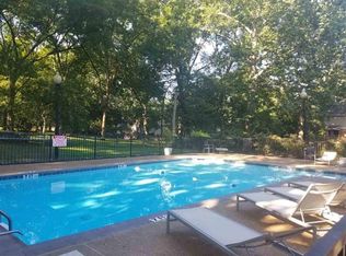 7483 N Germantown Sq, Germantown, TN 38138