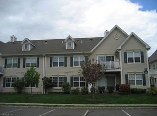 828 Magnolia Ln, Branchburg, NJ 08876