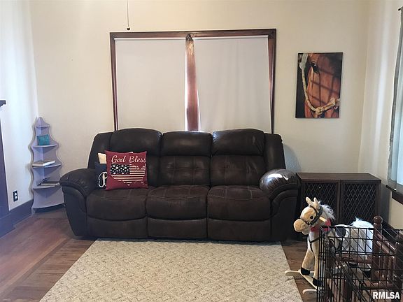 4th image of 115 East St