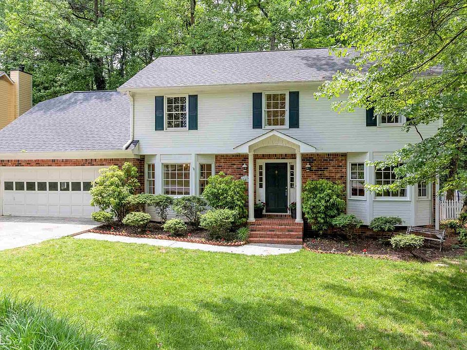 1st image of 843 Countryside Ct SE