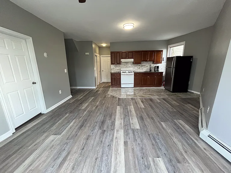 68-70 Lyon St #2 — Photo 1
