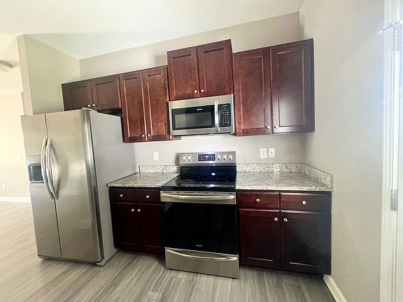 5th image of 208-222 Washington St #220