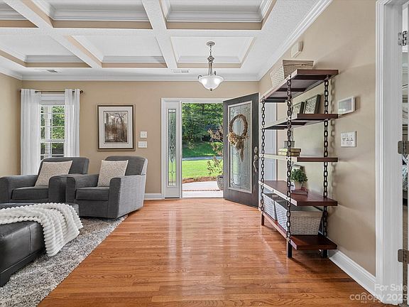 4th image of 2804 Arrowwood Ln