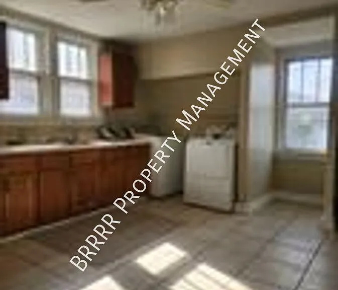 107R W Mill St — Photo 13