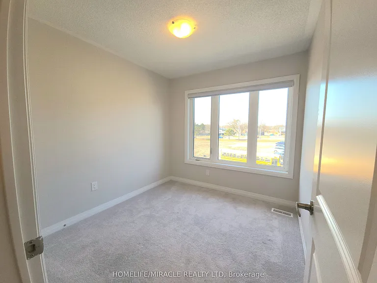 585 Colborne St E — Photo 22