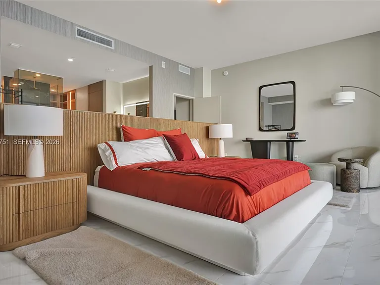 700 NE 24th St #Penthouse 5801 — Photo 17