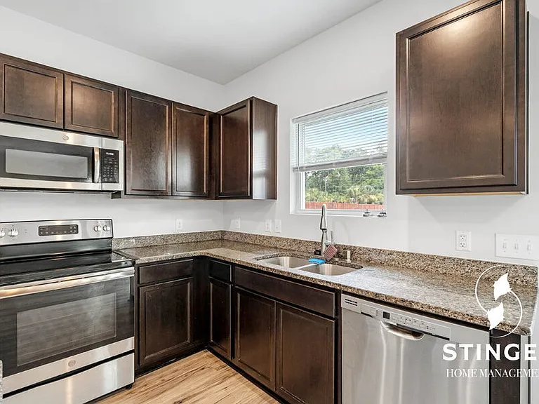 21 Chestnut St — Photo 10