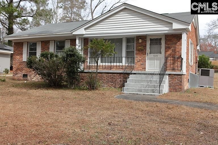 2nd image of 3220 Carson Dr
