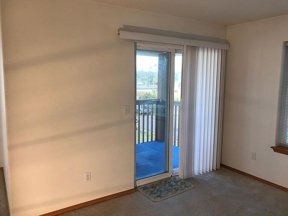 3rd image of 667 Sunset Ave NE Unit 4